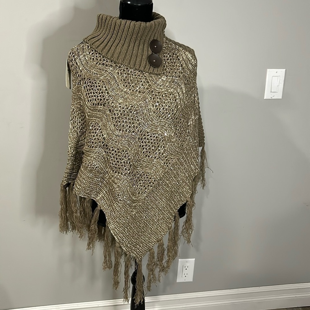 NWT Cherie Bliss Knitted Cape Tassles Cream & White Sequin One Size Cowl Neck